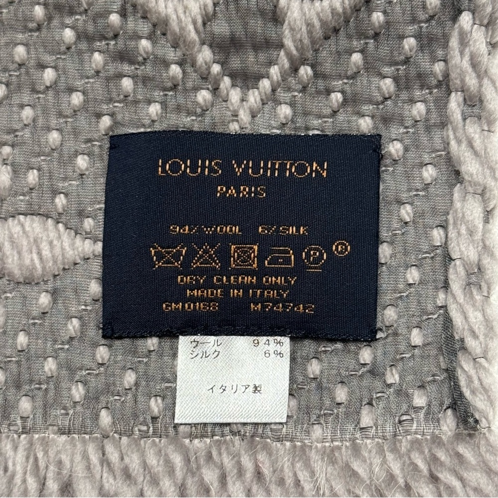 Louis Vuitton logo mania wool and silk scarf - Picture 3 of 3